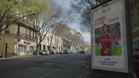 Las calles de Marsella, en Francia, tienen estos particulares afiches de los jugadores de la Selección Chilena.