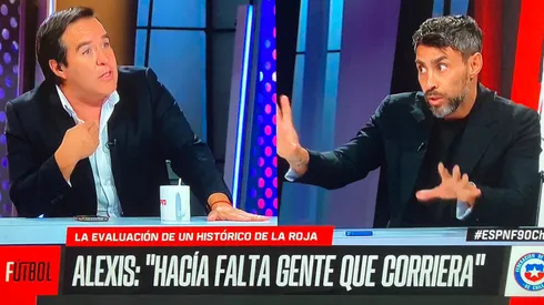 Valdivia y Caamaño se agarran mal en vivo.