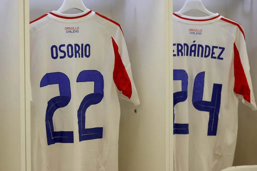 Chile va de blanco contra Albania y darío Osorio le qjuita el 22 a Ben Brereton. (Foto: La Roja)