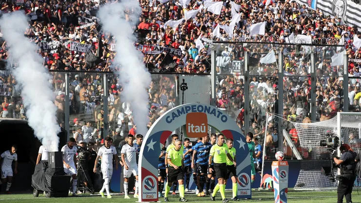La Segunda Sala castigó a Colo Colo con el cierre de tres sectores