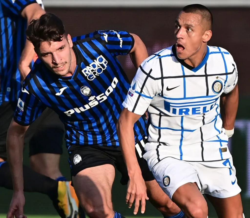 Djimsiti voleverá a enfrentar a Alexis Sánchez y avisa cómo lo parará Albania. (Foto: Getty Images)