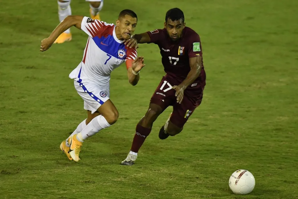 Alexis Sánchez terminó de capitán de la Roja ante Venezuela. (Matias Delacroix/Photosport).