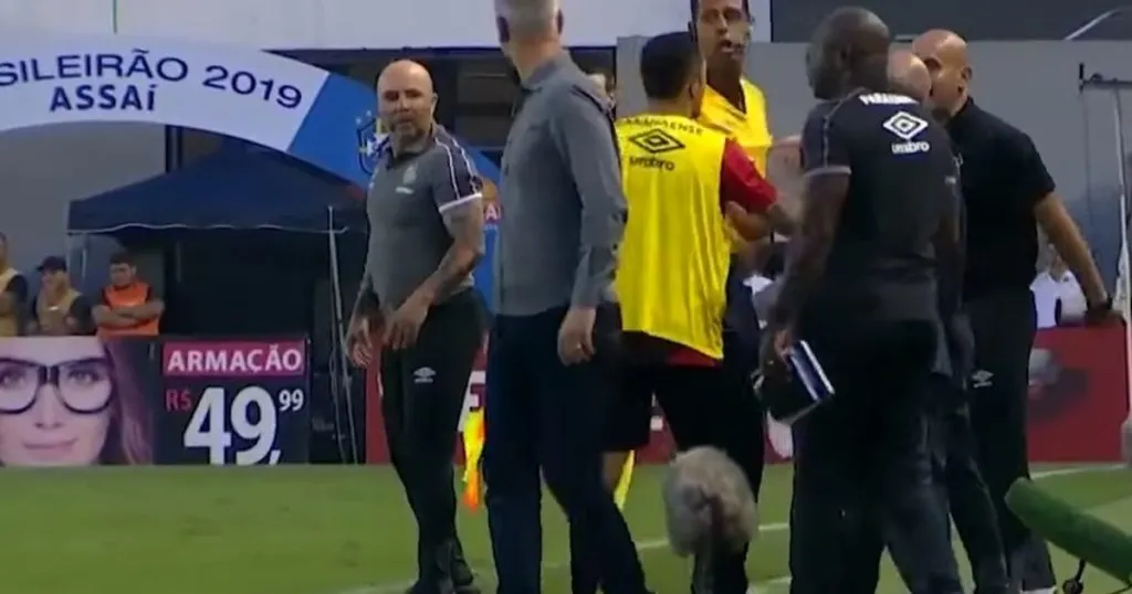 Fueron dos los momentos en que casi se van a los golpes, en 2019.