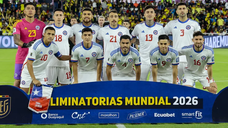 Gareca para su primer once titular en La Roja con Bravo, Isla y Vargas.