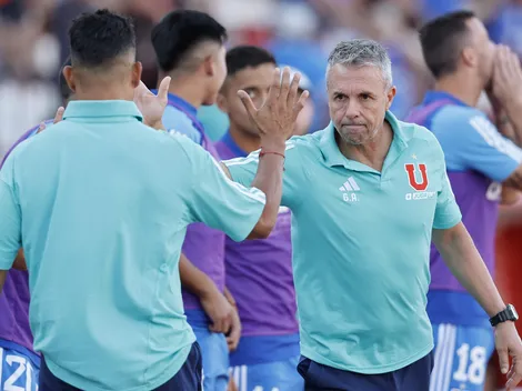 Gustavo Álvarez celebra con el plantel completo en la U