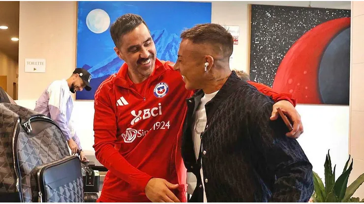 Bravo recibió a Vargas con un afectuoso abrazo.