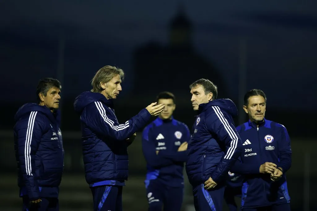 Ricardo Gareca en sus primeros entrenamientos en la Roja. Foto: Carlos Parra.