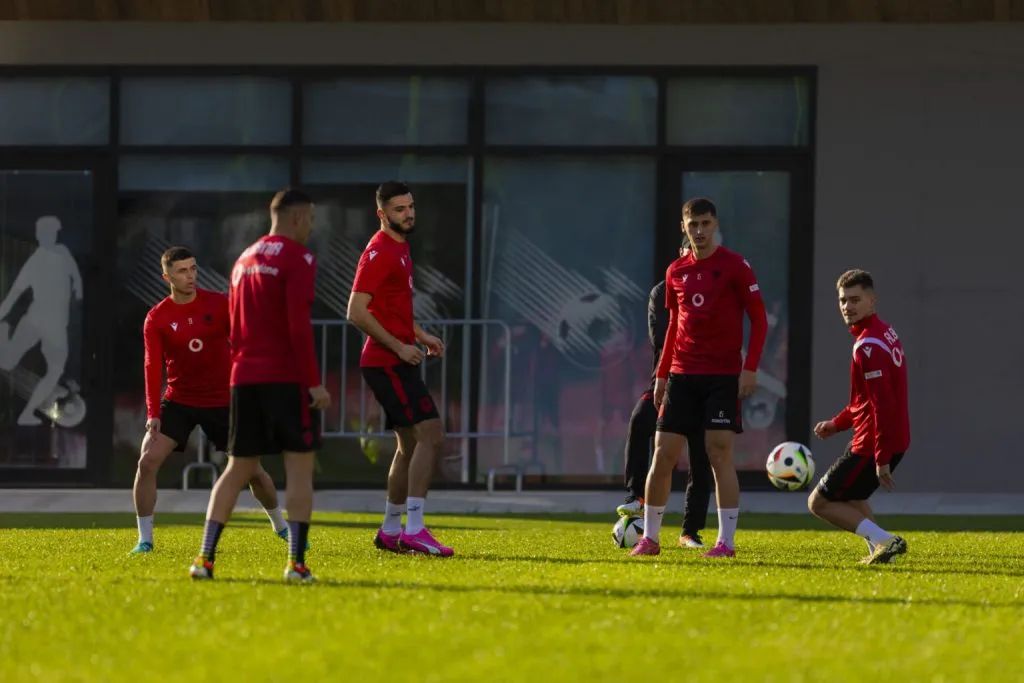 La selección de Albania también se enfrentará a Suecia. Foto: @FSHForg