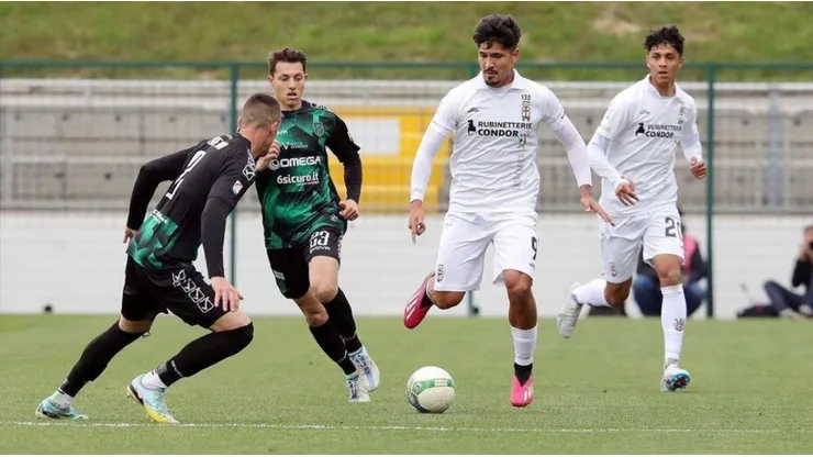 Luis Rojas anota su segundo gol de la temporada.