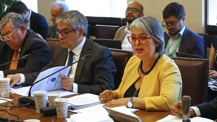 La ministra Jeannette Jara y el ministro Mario Marcel durante la Comisión de Trabajo en el Senado (13 de marzo 2024)