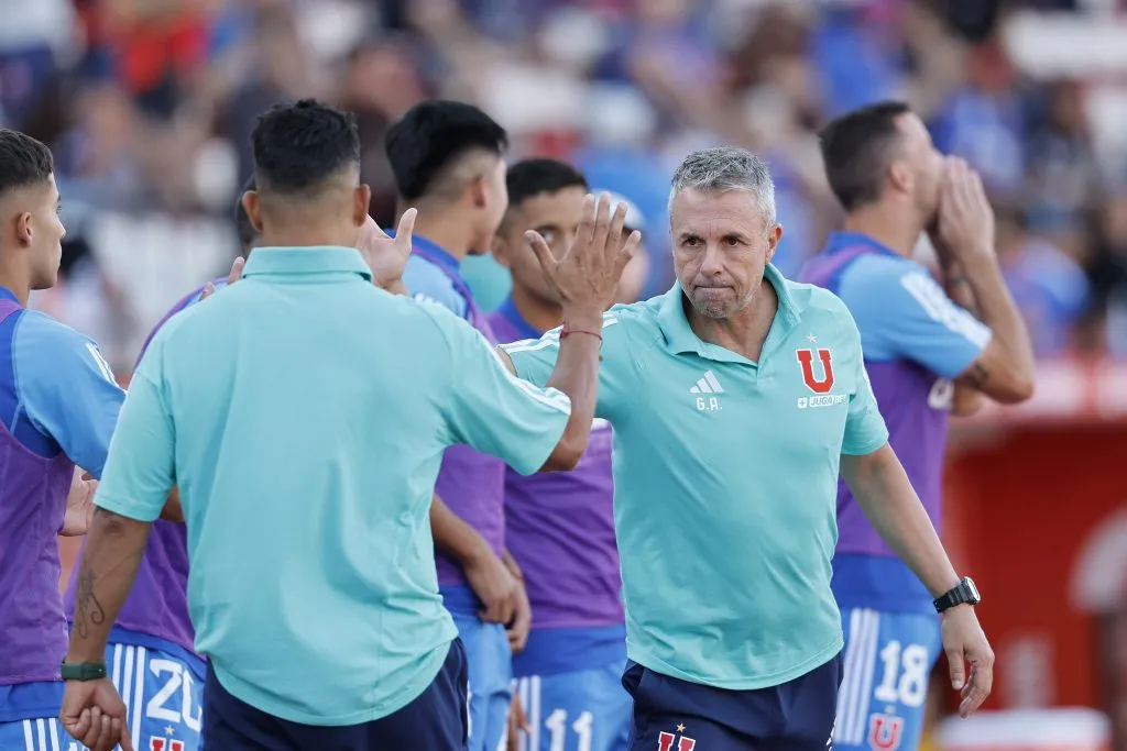 La U de Gustavo Álvarez sigue invicta y mete miedo al fútbol chileno. Foto: Photosport.