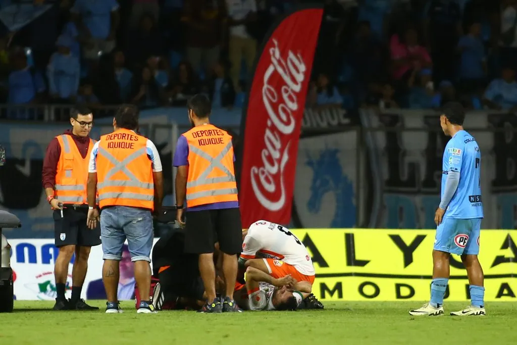 Joaquín Moya mira de cerca a su excompañero Nelson Sepúlveda. (Alex Diaz/Photosport).