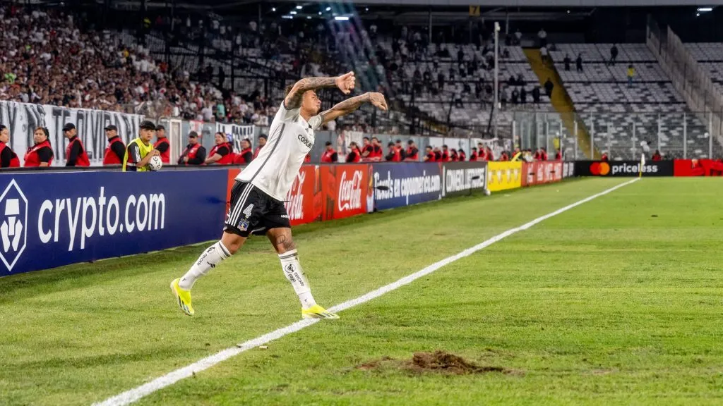 Colo Colo jugó en una cancha del Monumental en pésimas condiciones en el inicio de la temporada. Foto: Guille Salazar, RedGol.