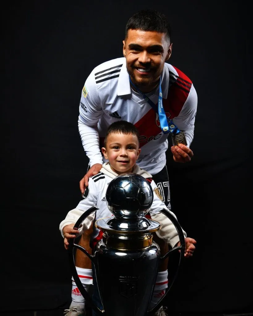 Un nuevo título que Paulo Díaz puede festejar junto a su hijo, una experiencia que ya conocía. (Captura Instagram ).