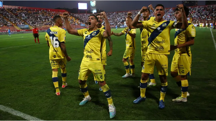 Everton vuelve por fin a jugar en el Estadio Sausalito de Viña del Mar.