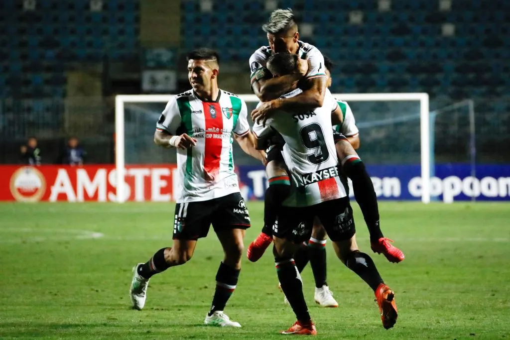 Palestino consiguió una vida más gracias a un gol del Banana Suárez. (Byron Perez /Photosport).