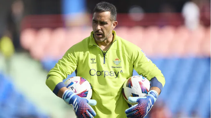 Claudio Bravo volvió a los entrenamientos y podría sumar minutos la próxima fecha