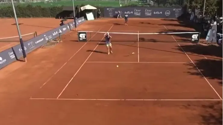 Argentino patea la silla del árbitro en el Challenger de Santiago.