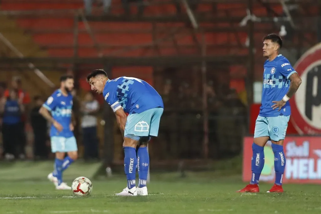 La UC quedó fuera de Copa Sudamericana y sólo suma un triunfo en el Campeonato Nacional | Photosport
