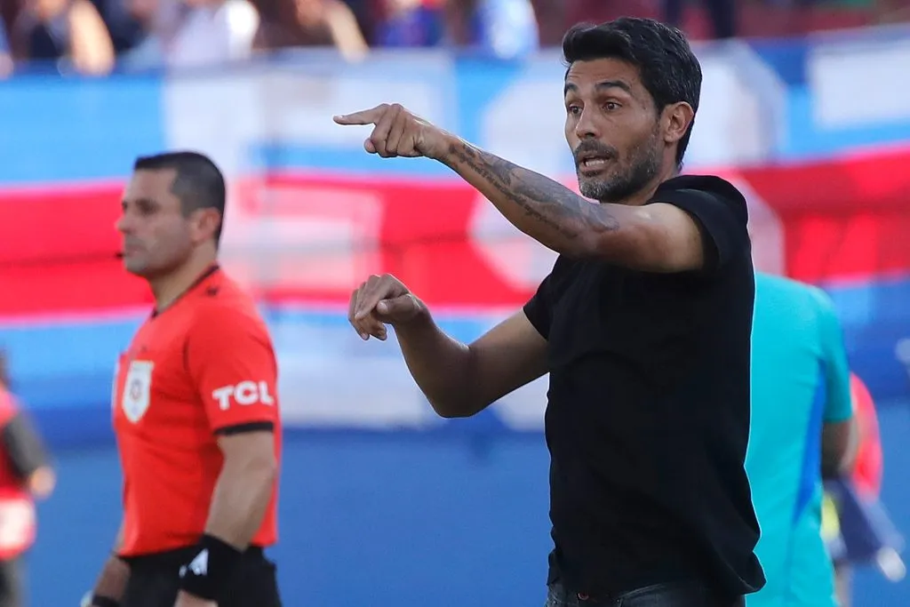 El argentino sólo estuvo cuatro fechas en el mando. Foto: Jonnathan Oyarzun/Photosport