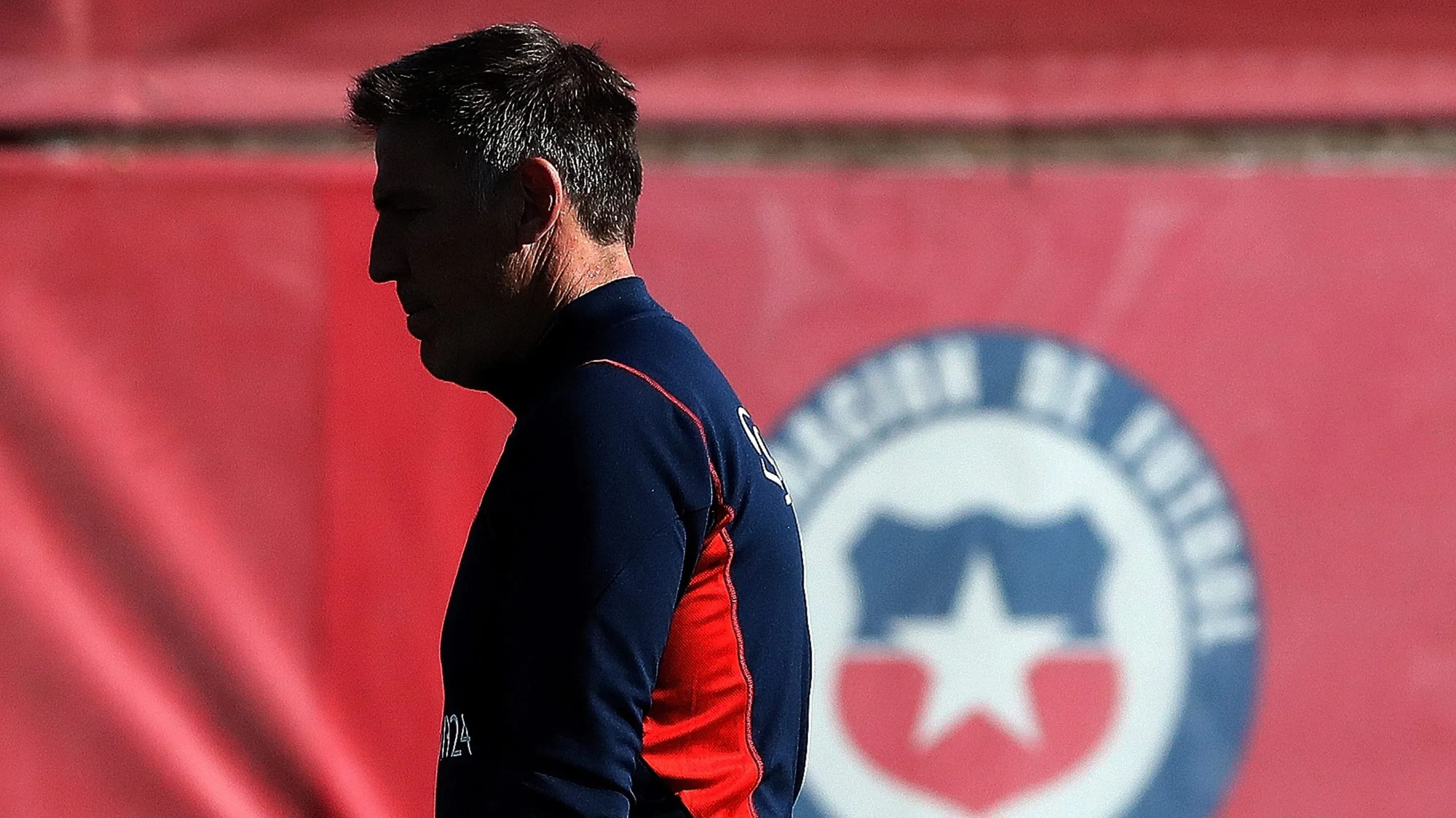 Eduardo Berizzo se fue por la puerta de atrás de la selección chilena (Photosport)
