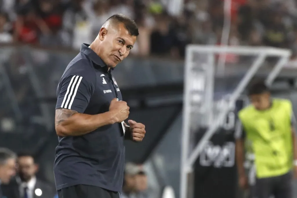 Jorge Almirón apostó por la mejoría del equipo tras caer ante Universidad de Chile en el Monumental. (Jonnathan Oyarzun/Photosport).