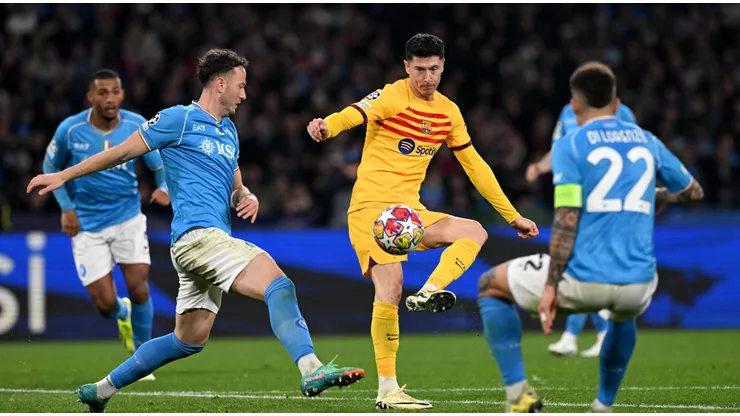 Barcelona define como local ante Napoli.