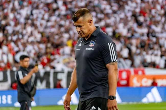 Así se fue Jorge Almirón tras la derrota ante la U en el Monumental. (Guille Salazar | RedGol).