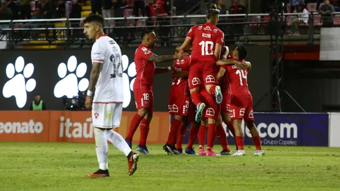 Ñublense vuelve a los abrazos y deja a Copiapó como colista.