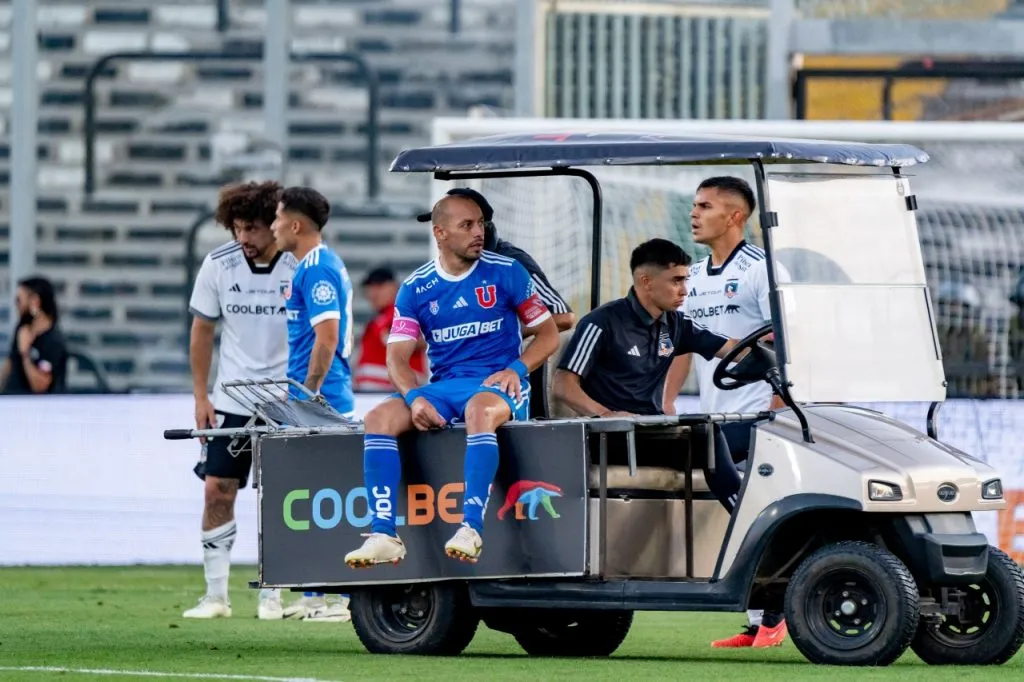 Marcelo Díaz salió por lesión del histórico Superclásico (Guille Salazar)