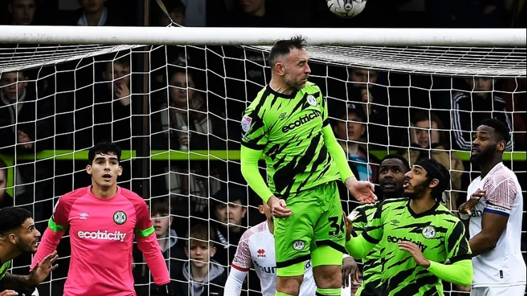 Vicente Reyes tuvo una actuación extraordinaria en el Forest Green Rovers.