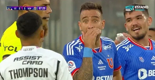 La discusión de Zaldiva con Thompson captada por las pantallas de TNT Sports.