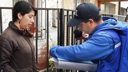 Persona siendo censada (Precenso 2016)