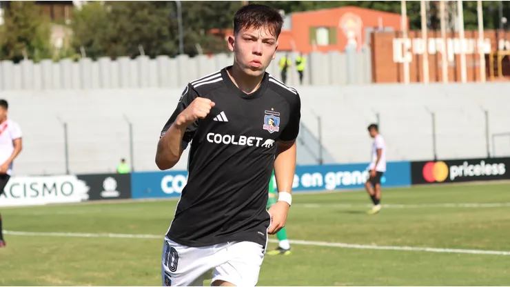Leandro Hernández anotó uno de los goles de Colo Colo a Always Ready.