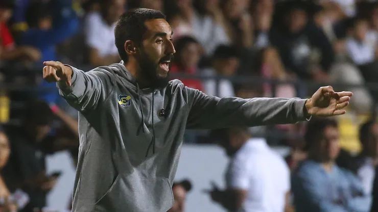 Everton evalúa la continuidad de Meneghini