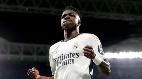 El Madrid ganó de forma polémica en el día de su aniversario.