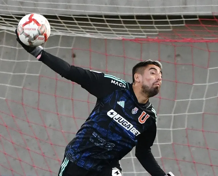 Castellón ha sido titular en los dos partidos de la U. Foto: Alejandro Pizarro Ubilla/Photosport