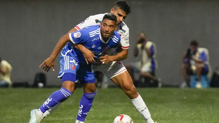 Cristián Palacios se gana el puesto con esfuerzo y goles.