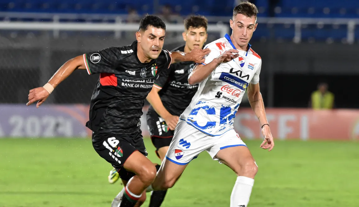 José Bizama salió lesionado del duelo ante Nacional de Paraguay. (Foto: Conmebol Libertadores).