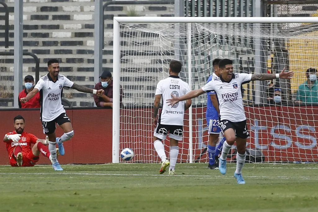Esteban Pavez luego del golazo que le anotó a Universidad de Chile en 2022. (Marcelo Hernandez/Photosport).