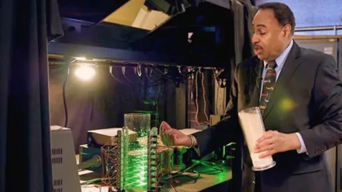 Científico asegura que puede hacer realidad los viajes del tiempo