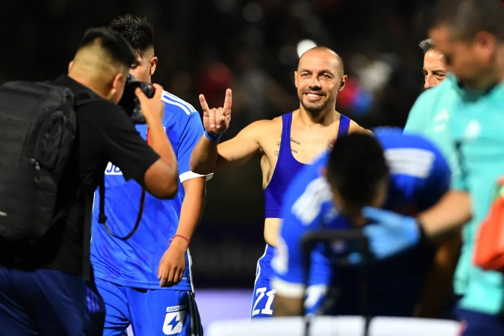 Chelo Díaz festeja en Copiapó el triunfo de la U (Photosport)