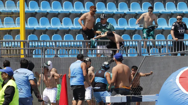Hinchas de Wanderers también fueron castigados.