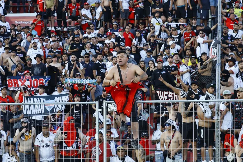 Los hinchas de Colo Colo fueron castigado. Marcelo Hernandez/Photosport