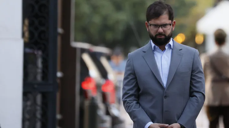 Baja la aprobación del presidente Boric