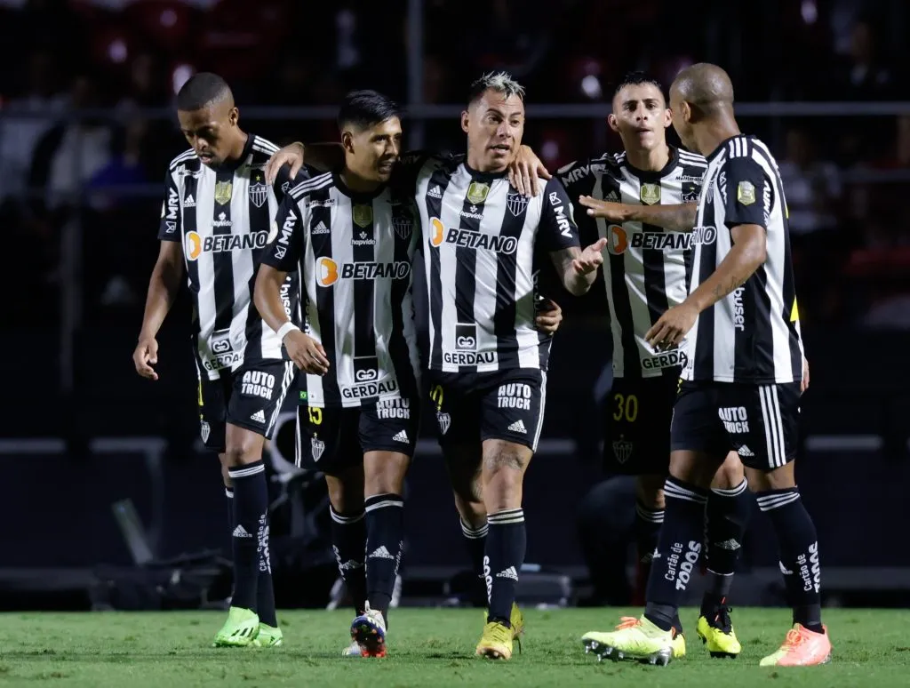 Edu Vargas, con pie y medio fuera de Atlético Mineiro en medio de críticas.