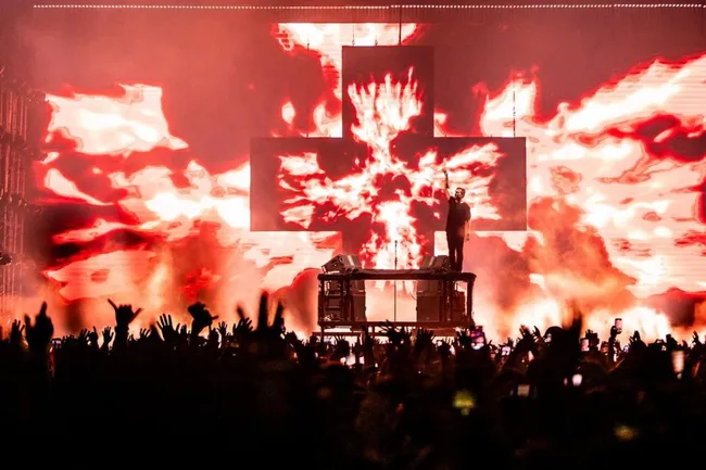 instagram.com/street_machine/