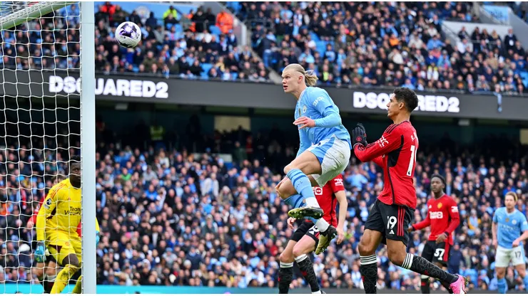 El noruego Haaland se perdió un increíble gol ante el United.