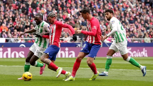 El Betis del Ingeniero enfrenta al siempre difícil Atlético Madrid de Simeone.
