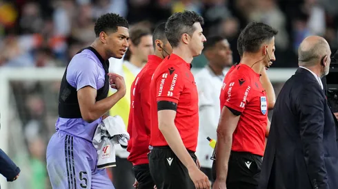 Jude Bellingham reclamó aireadamente tras la anulación de su gol.